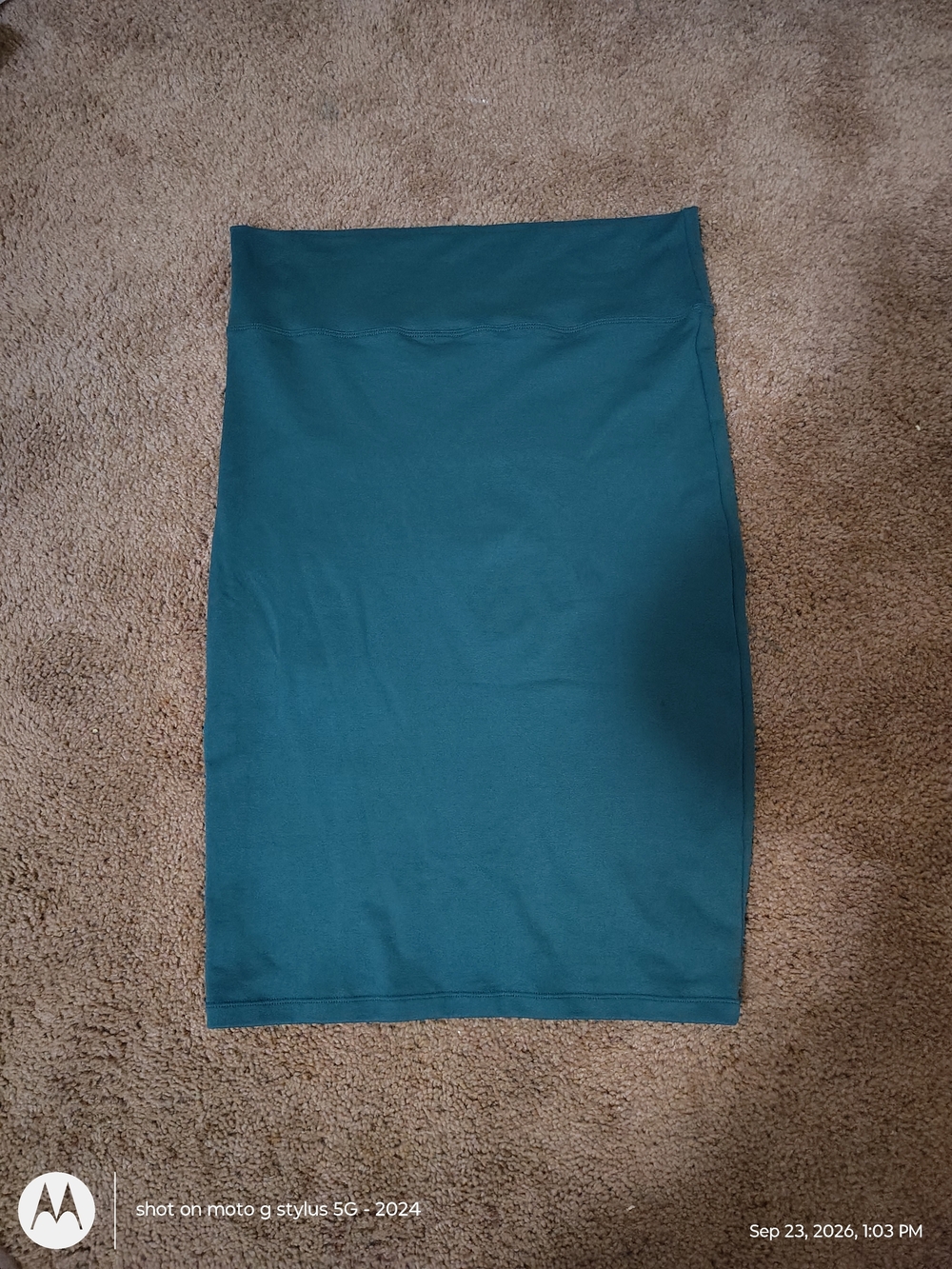 Soho Girls Women's 1X Green Knit Pull-On Stretch Knee Pencil Skirt